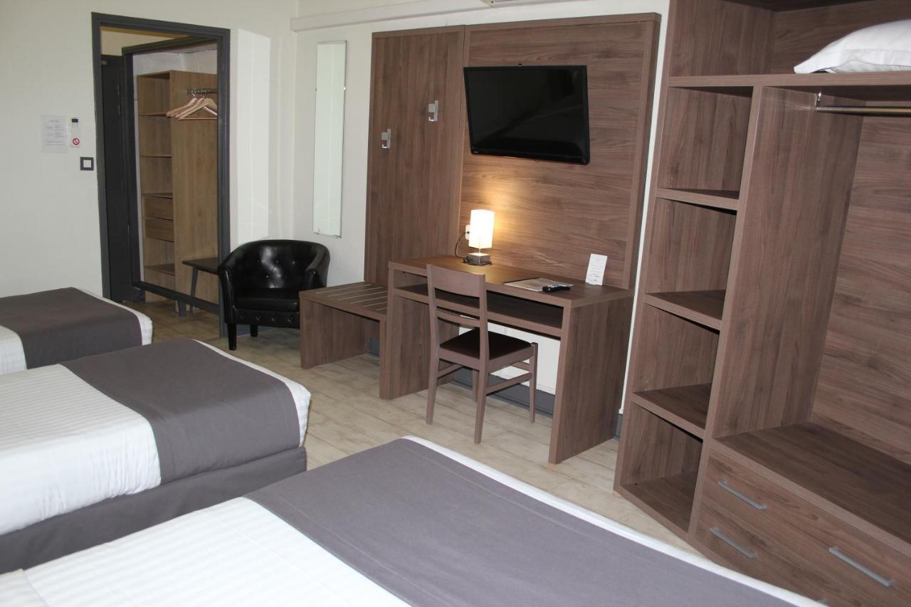 Hotel Univers カルパントラ エクステリア 写真
