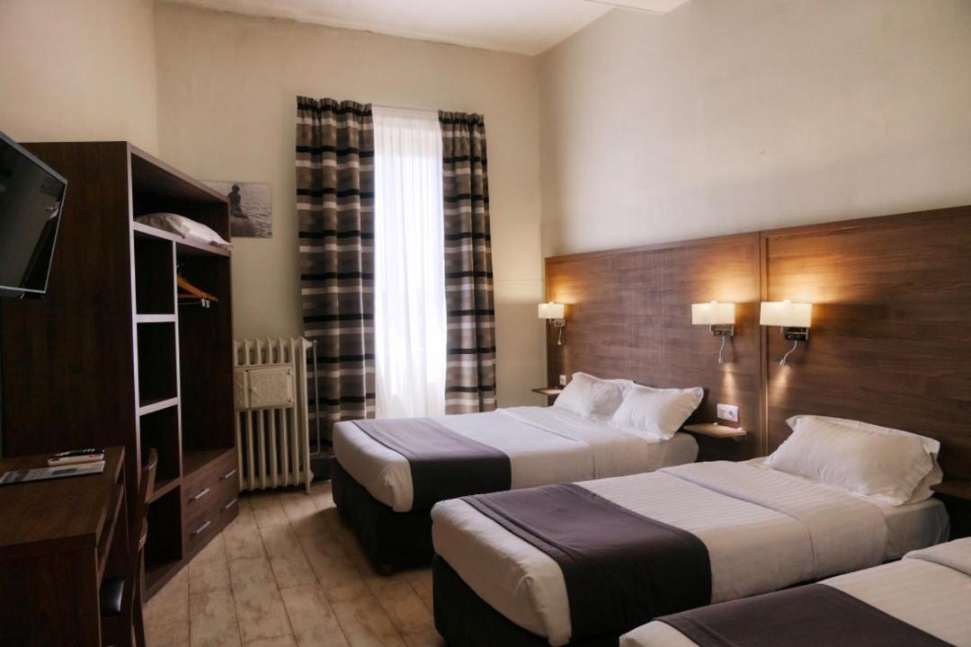 Hotel Univers カルパントラ エクステリア 写真